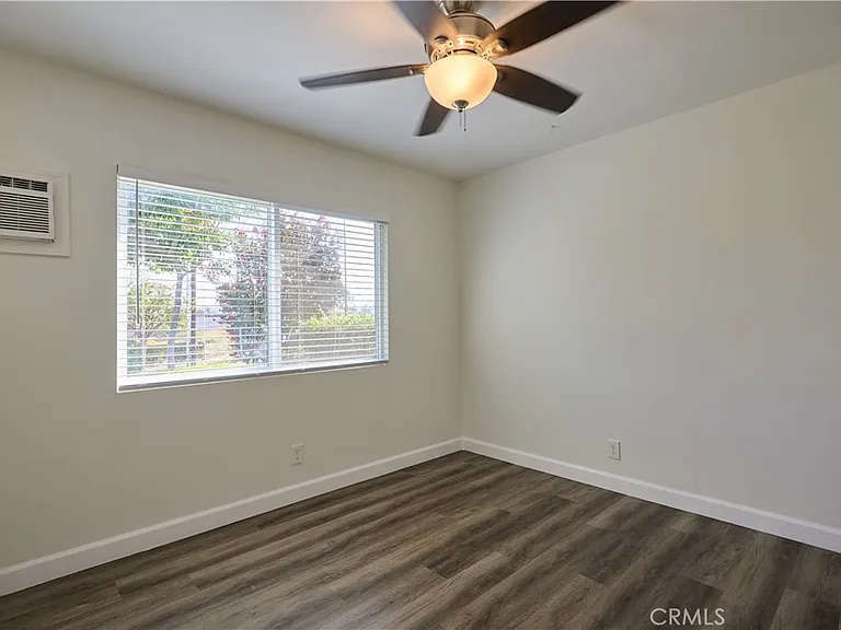 3644 Russell St — Photo 11