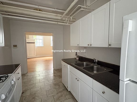 4th image of 911 Elmwood Ave #Basement