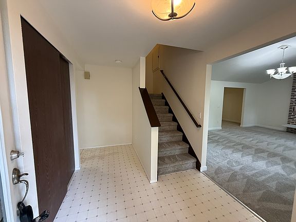 5th image of 6958 Treemont Ln NE