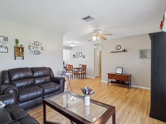 5th image of 252 NE Floresta Drive