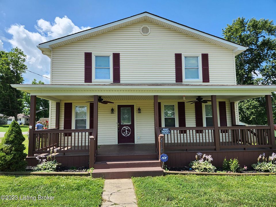 1st image of 415 Marcus St