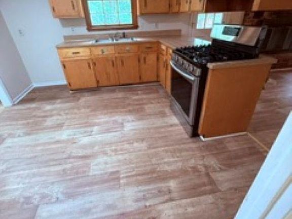 5th image of 216 Cricket Rd