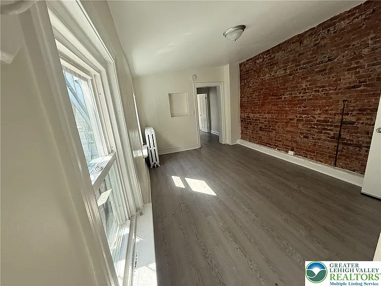 204 N 9th St #2 — Photo 6