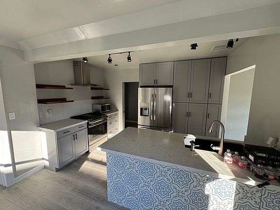 2nd image of 492 Flower St