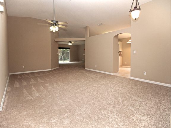 2nd image of 521 Creston Ct #0