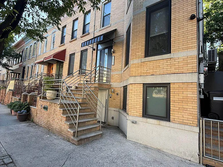 1862 De Kalb Ave #1 — Photo 2