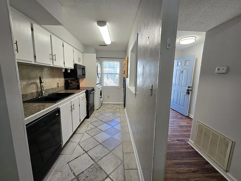 117 Kingsbury Dr — Photo 10