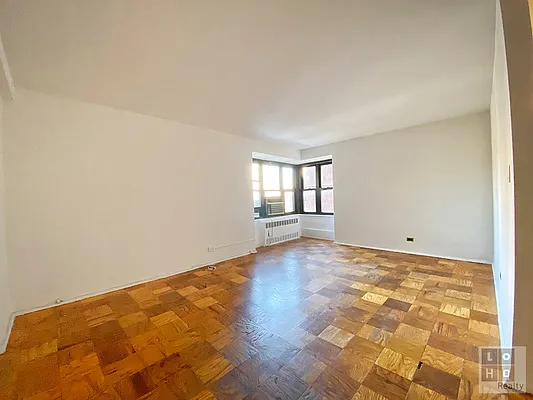 Rented by LoHo Realty | media 19