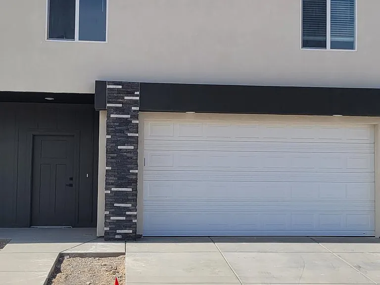 2875 Cody Dr #4 — Photo 1