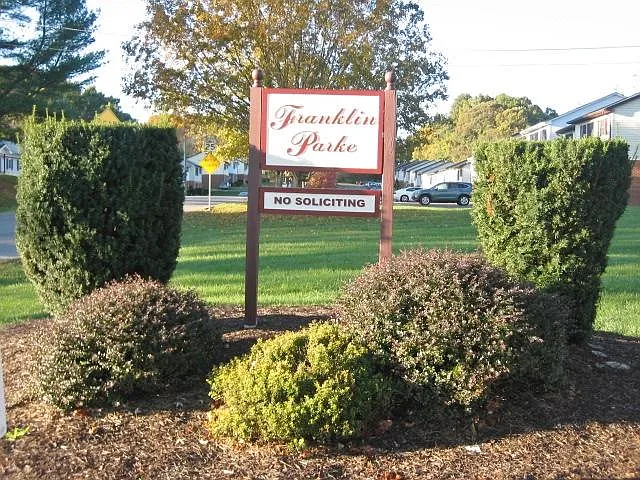 Entrance to Franklin Parke