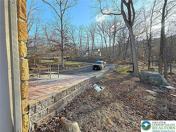 3rd image of 6486 Decker Rd