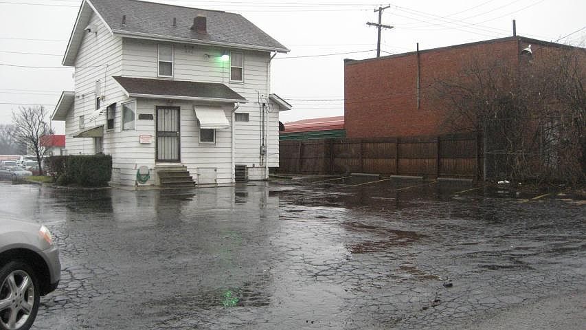 2nd image of 1308 W Mound St