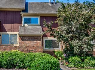 69 Country Place Ct, Alpharetta, GA 30005
