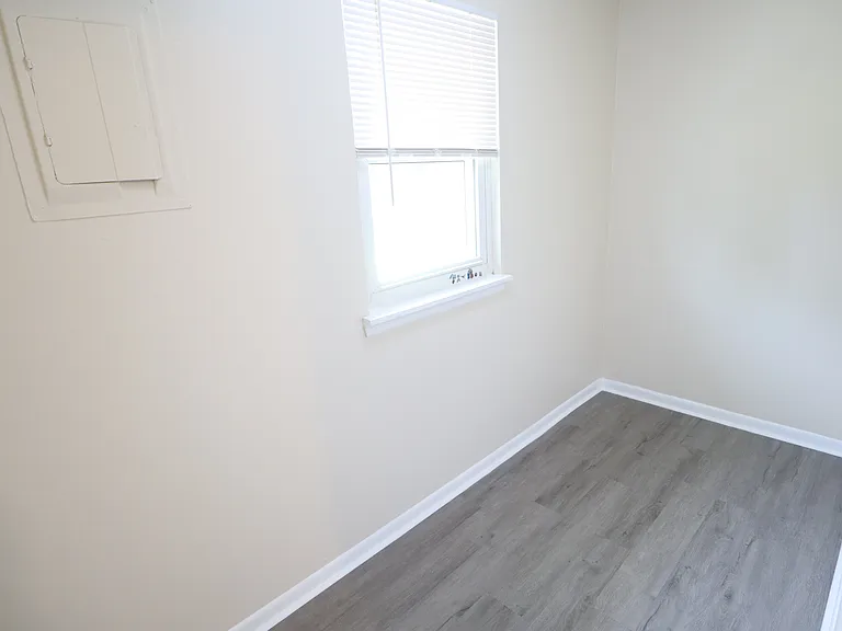 275 Owens Rd #8 — Photo 10