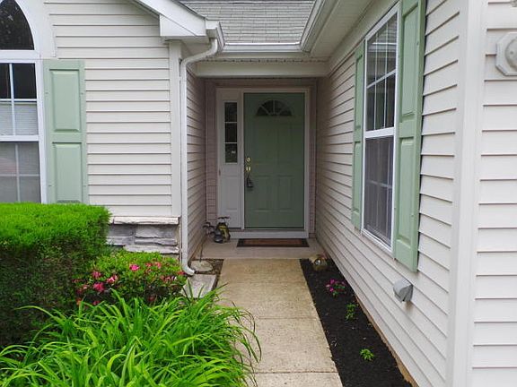 3rd image of 45 Rosewood Dr