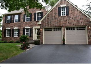 1240 Woodsview Dr, Garnet Valley, PA 19060
