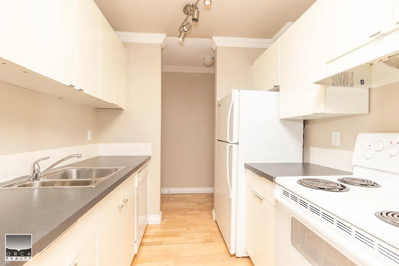 2 bed, 829 sqft, $2,150 — Photo 4