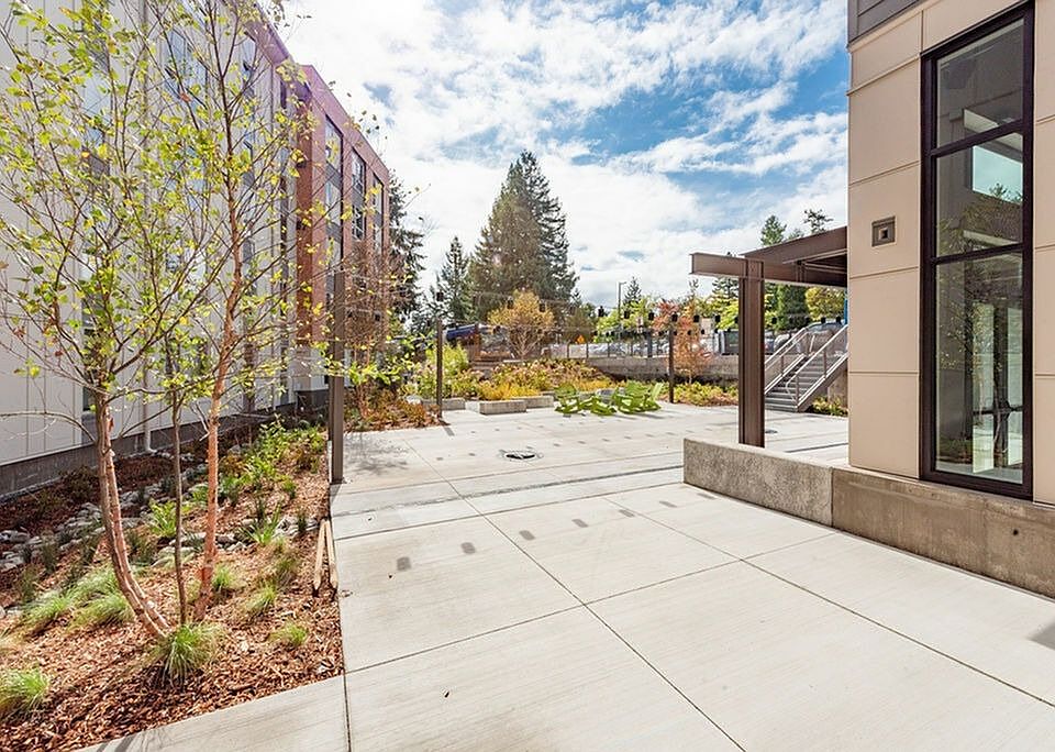 7000-Living--ExteriorandCampus-059