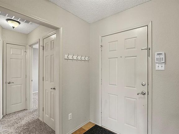 2nd image of 3002 Scenic Glen Dr