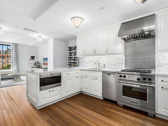 4th image of 160 W 12th St Ph 65