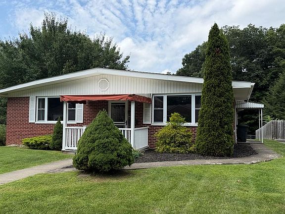 2nd image of 1008 Woodlawn Ave