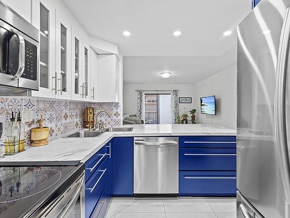 5th image of 8500 NW 8th St APT 205