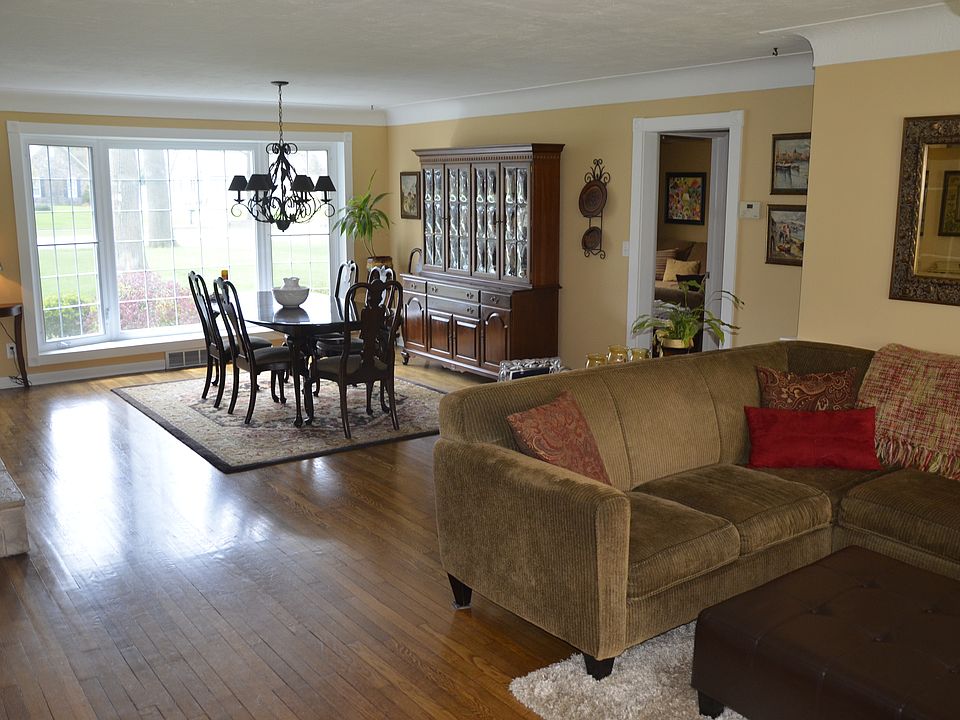 1st image of 24562 Hilliard Blvd