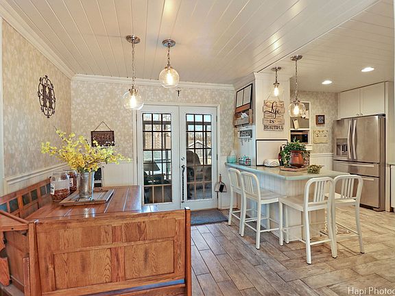5th image of 131 Sunshine Ln