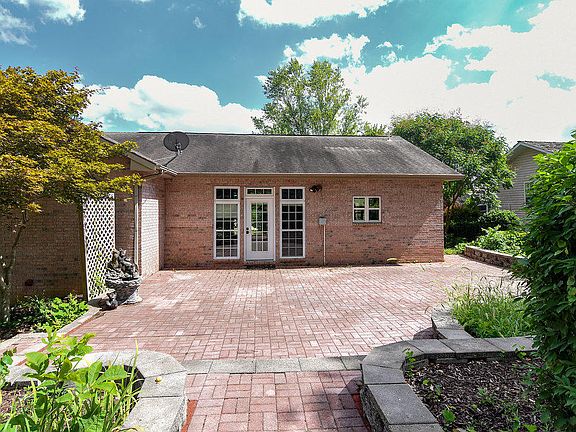 5th image of 113 Sherwood Dr