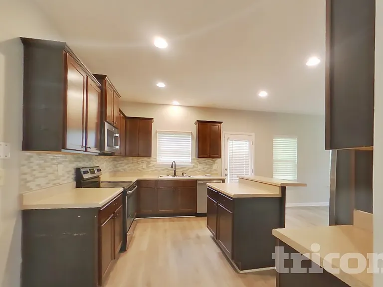 155 Hickory Hills Dr — Photo 5