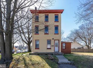 417 Broad St, Beverly, NJ 08010