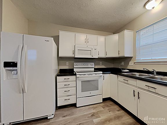5th image of 12227 Bearsdale Dr