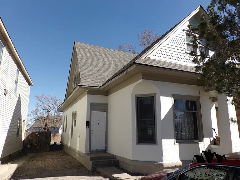 $400 Off Move In Special! Centrally Located 2nd Floor Apartment with 1 Bedroom/1 Bathroom - $800/... — Photo 3