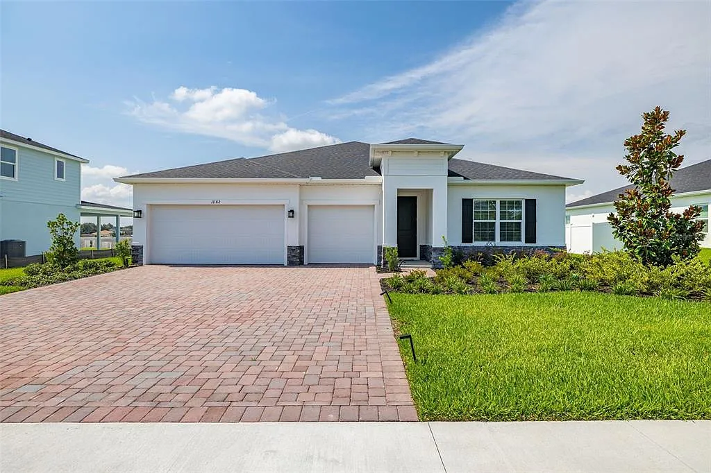 4 bed, 3.0 bath, 2505 sqft, $3,800 — Photo 1