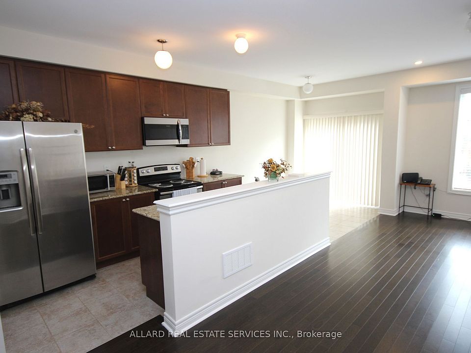 2nd image of 545 Cornell Centre Blvd
