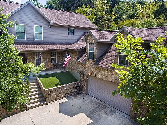 2nd image of 920 Sleepy Hollow Dr