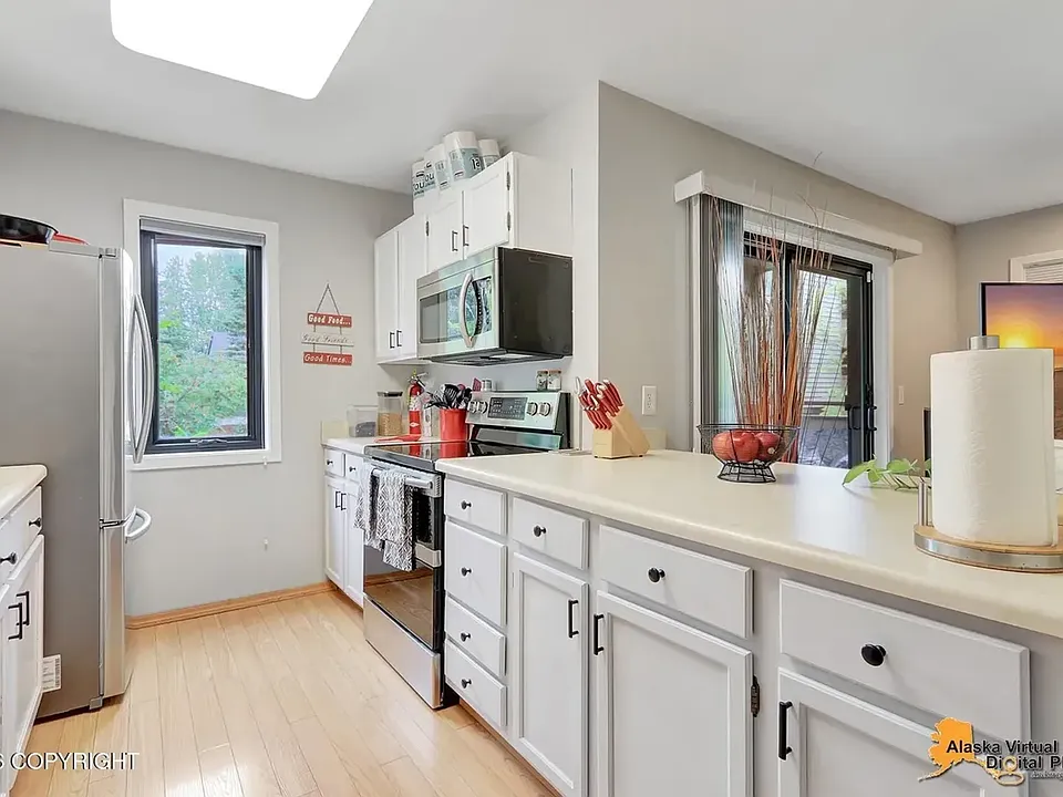 9309 Jewel Lake Rd #103