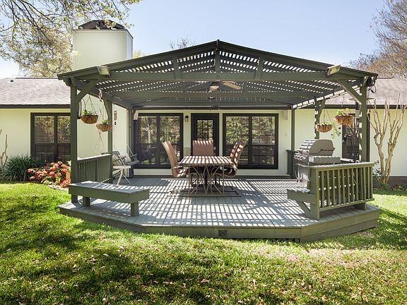 3rd image of 18106 Summer Knoll Dr