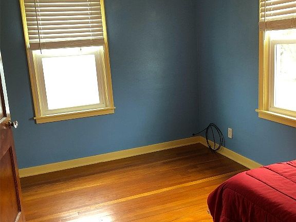 4th image of 614 Paden St W