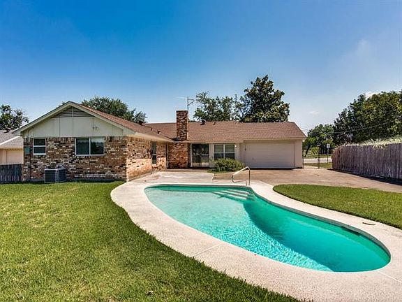 5th image of 3232 Brookhaven Club Dr