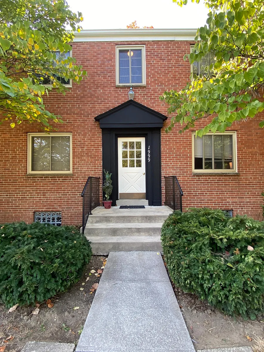 Building Photo - 1999 Elmwood Ave #A