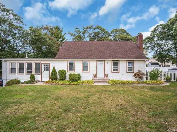 79 Wicks Road, Commack, NY 11725