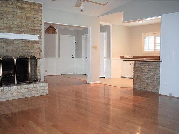 4th image of 12736 High Meadow Dr