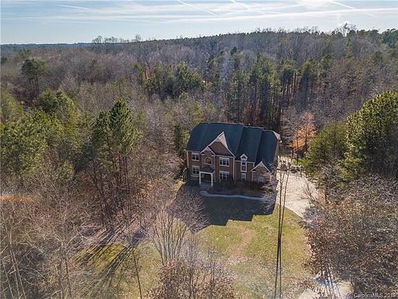 3rd image of 158 Wildwood Cove Dr