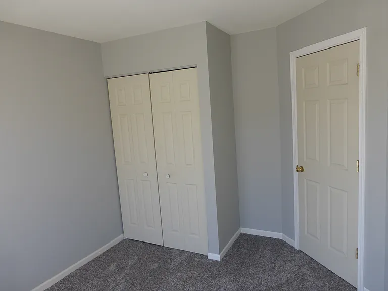 914 Clover Ln — Photo 15