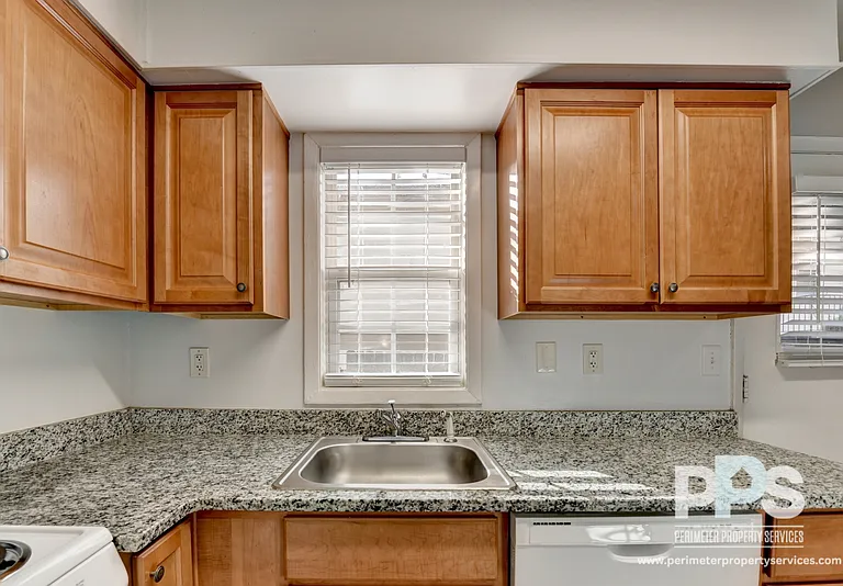 81 E Wesley Rd NE #2 — Photo 4