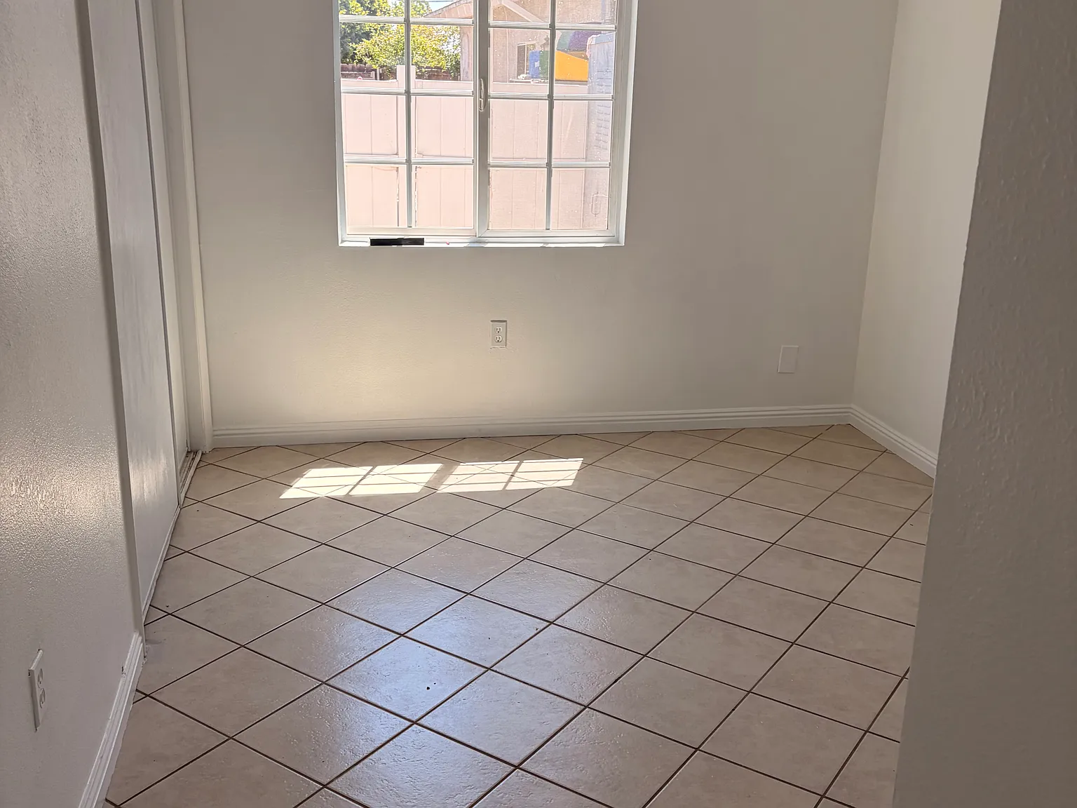 2 bed, 1100 sqft, $2,450 — Photo 2