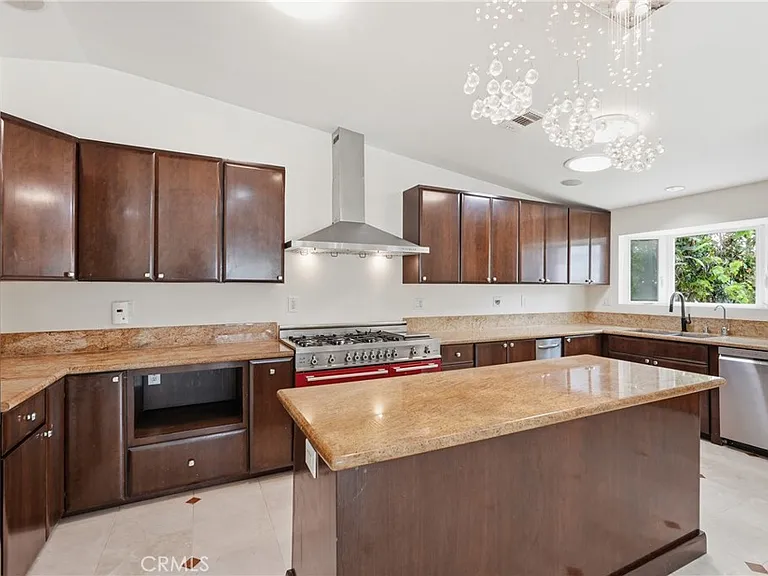 926 N Rowell Ave — Photo 9