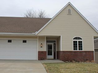 1143 SW Red Oaks Pl, Topeka, KS 66615