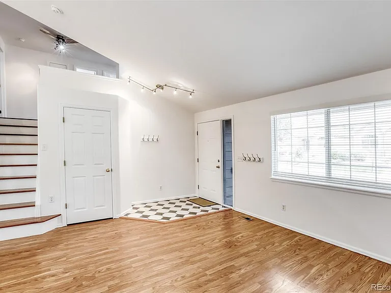 1633 Deerwood Dr — Photo 5